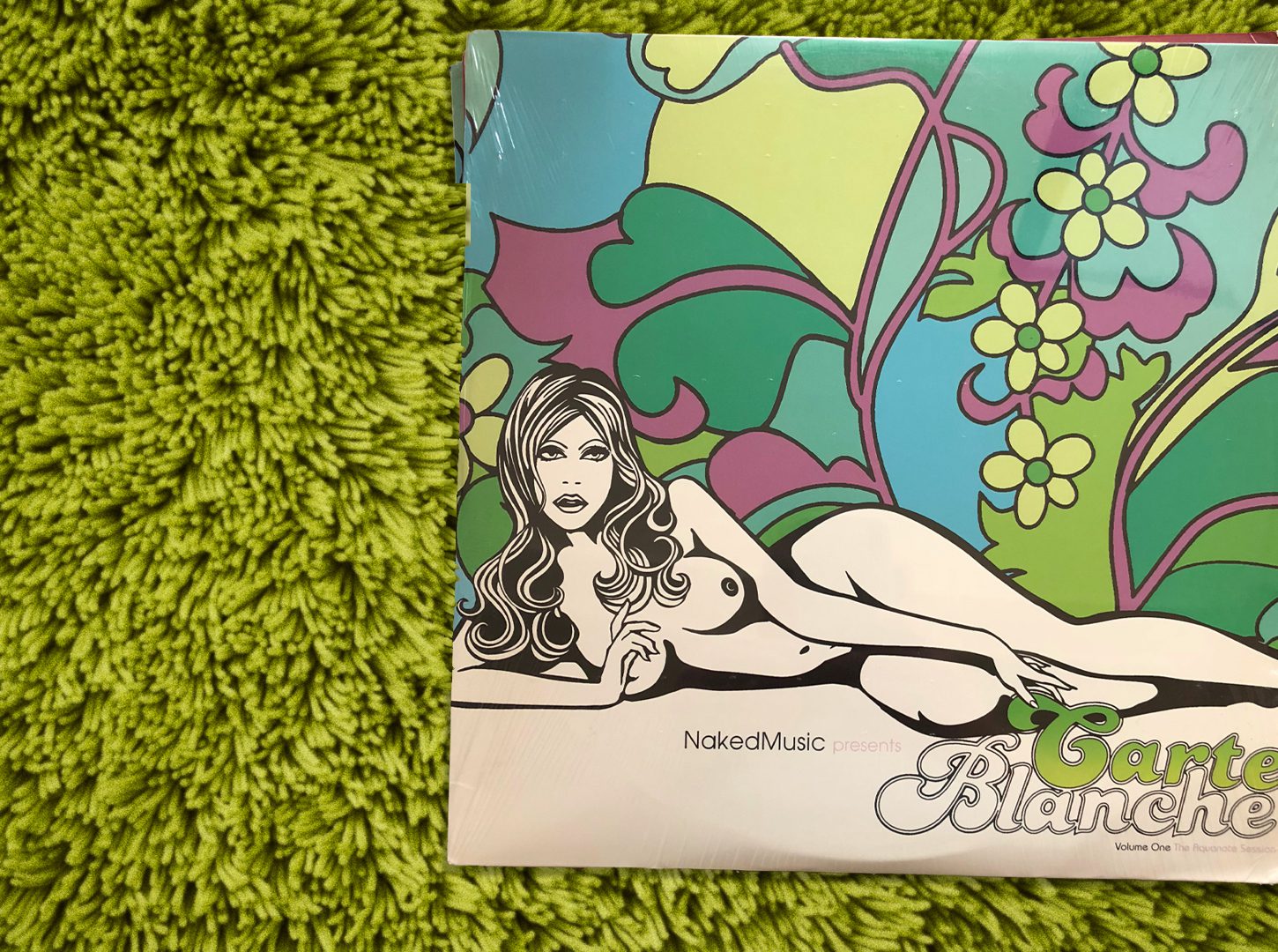 colorola-naked-music-carte-blanche-1